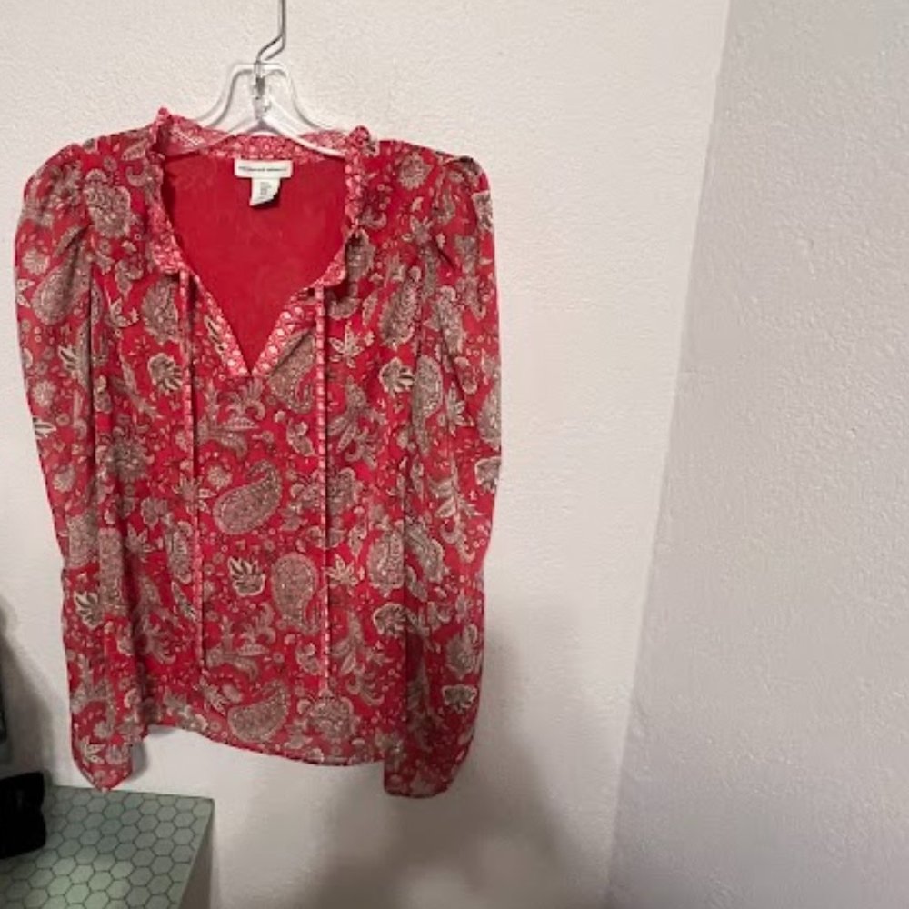 Cupcake and Cashmere flowy lined paisley blouse Size Med sparkle